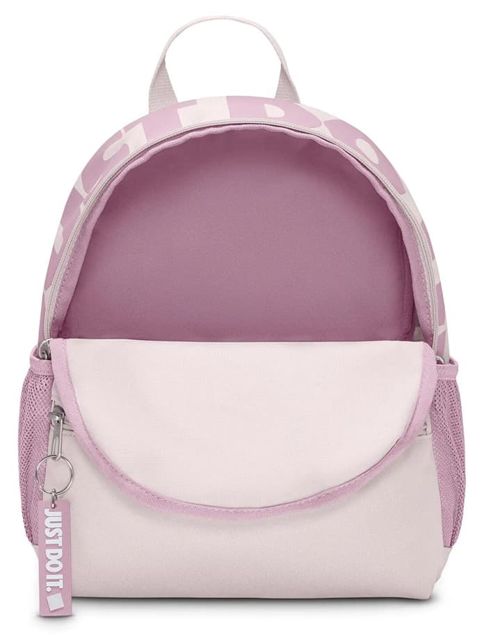 کوله پشتی پسرانه Nike مدل Brasilia Jdi DR6091-019 صورتی 11 لیتری 31x25x10 سانتیمتر کوله پشتی پسرانه Nike مدل Brasilia Jdi DR6091-019 صورتی 11 لیتری 31x25x10 سانتیمتر