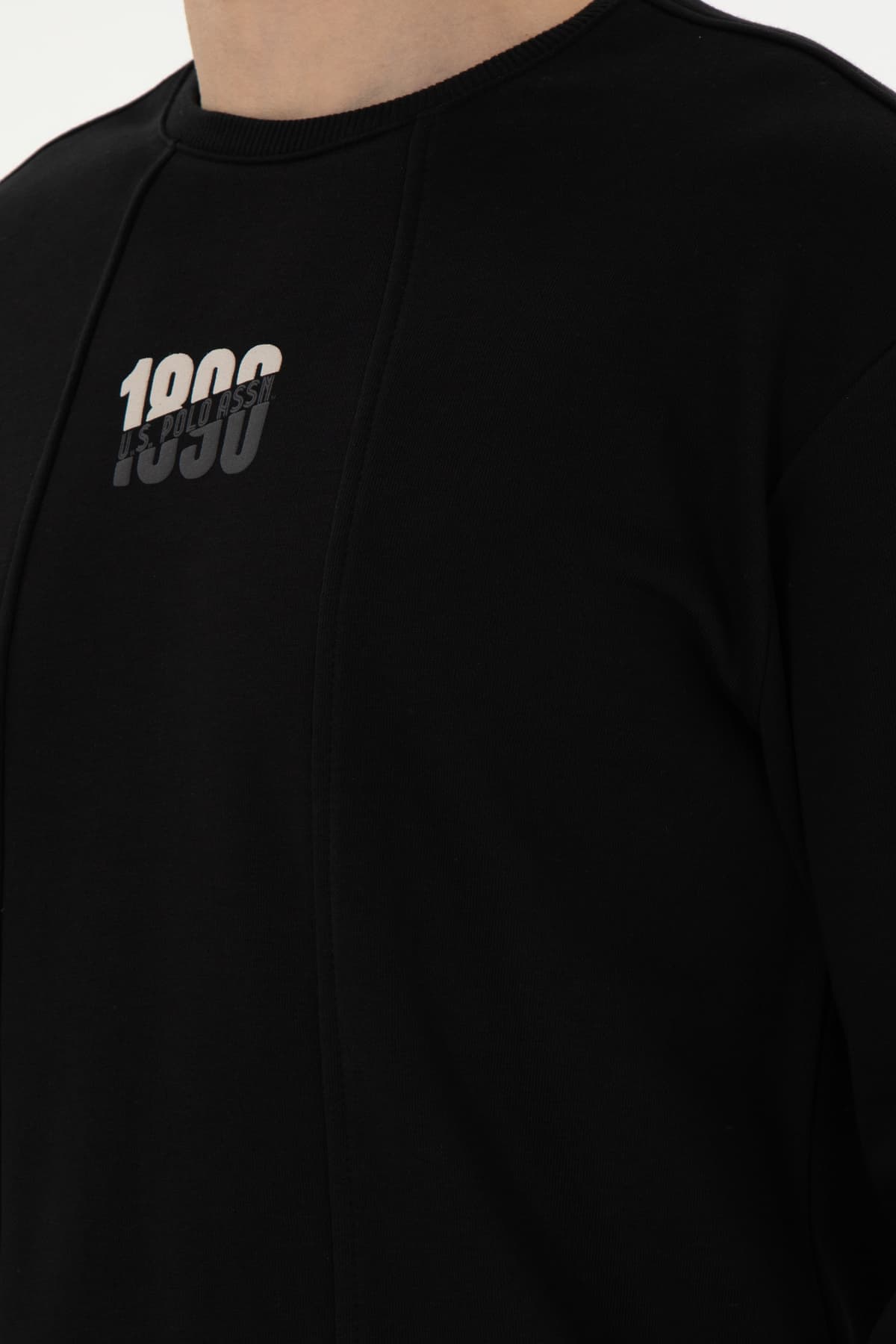 سویشرت مردانه U.S. Polo Assn. یقه گرد فیت راحت مشکی مدل 50293430-VR046 سویشرت مردانه U.S. Polo Assn. یقه گرد فیت راحت مشکی مدل 50293430-VR046