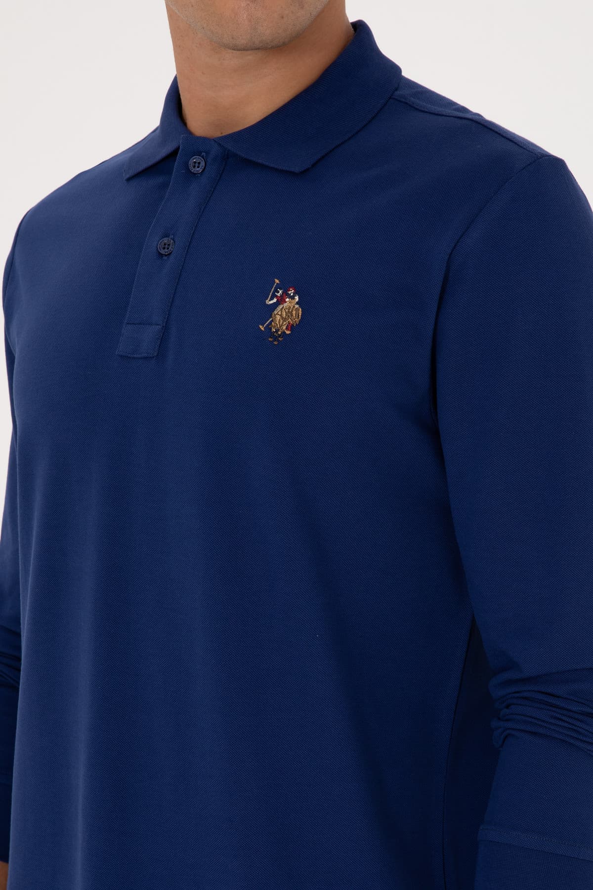 سویشرت مردانه U.S. Polo Assn. یقه پولو فیت معمولی نیلی ساده مدل 50313772-VR028 سویشرت مردانه U.S. Polo Assn. یقه پولو فیت معمولی نیلی ساده مدل 50313772-VR028