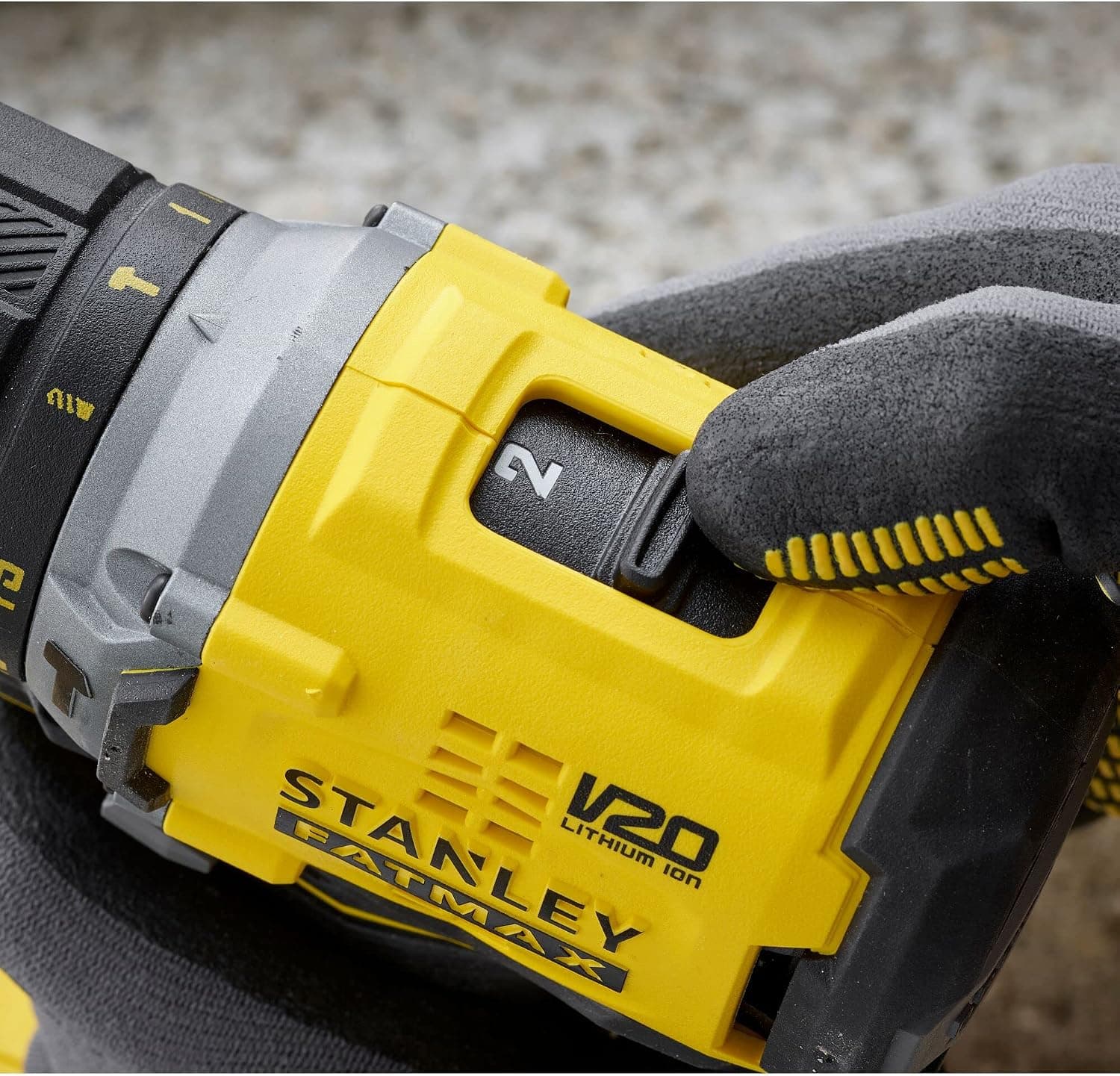 ست ابزار Stanley Fatmax بدون جاروبک با باتری 4Ah و شارژر 2A مدل SFMCK217M1S-QW ست ابزار Stanley Fatmax بدون جاروبک با باتری 4Ah و شارژر 2A مدل SFMCK217M1S-QW