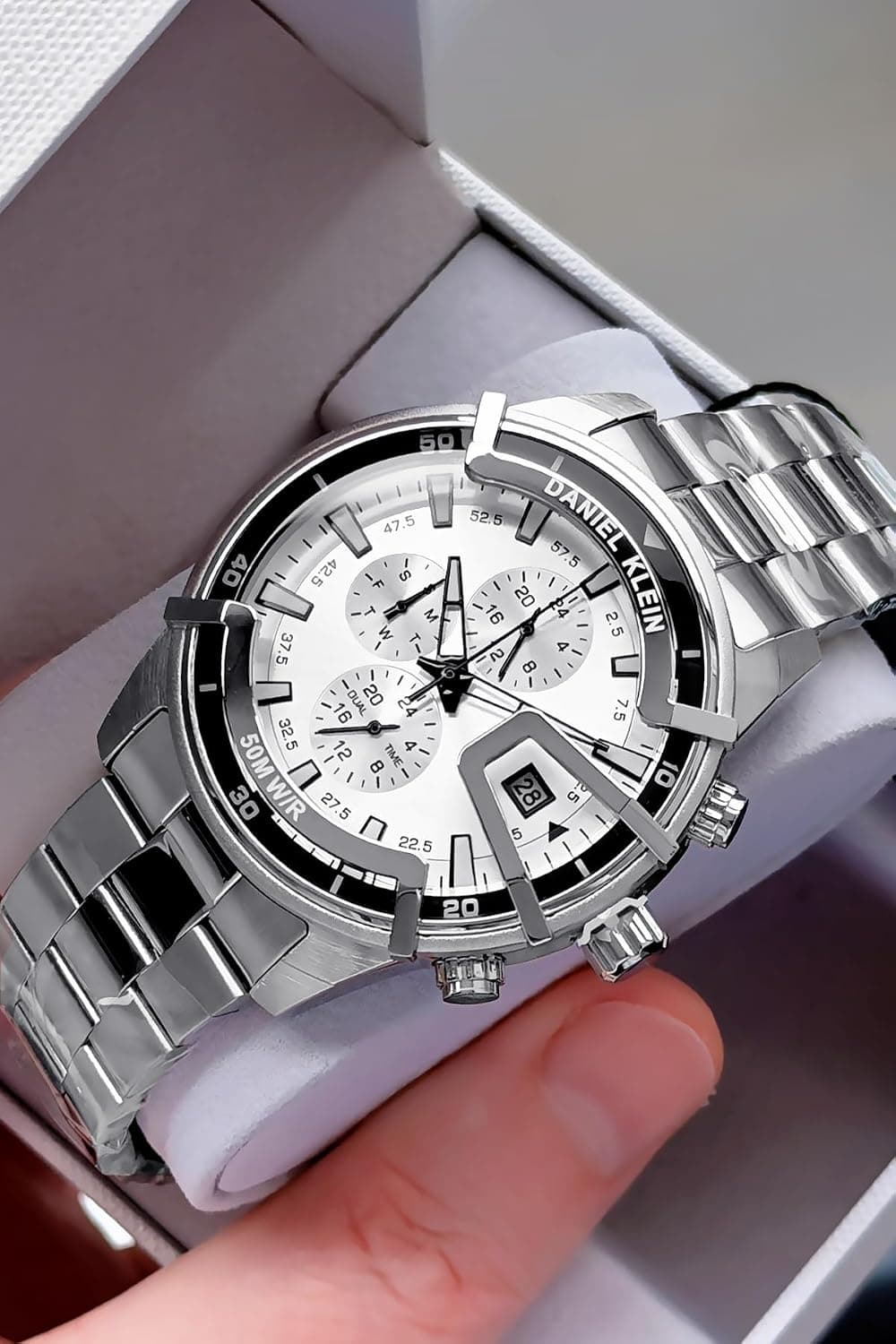 ساعت مردانه Daniel Klein ضد آب 3 ATM بند فولادی نقرهای مدل DKE2122C1 ساعت مردانه Daniel Klein ضد آب 3 ATM بند فولادی نقرهای مدل DKE2122C1