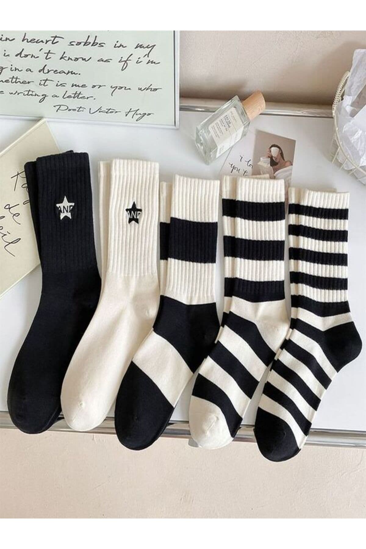 جوراب تنیس یونیسکس Sky Socks ست 5 تایی طرح راهراه سیاهوسفید جوراب تنیس یونیسکس Sky Socks ست 5 تایی طرح راهراه سیاهوسفید