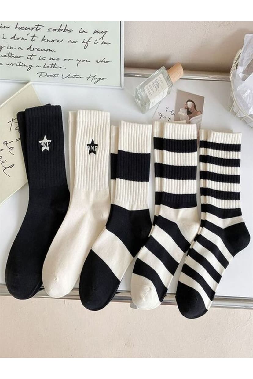 جوراب تنیس یونیسکس Sky Socks ست 5 تایی طرح راهراه سیاهوسفید جوراب تنیس یونیسکس Sky Socks ست 5 تایی طرح راهراه سیاهوسفید