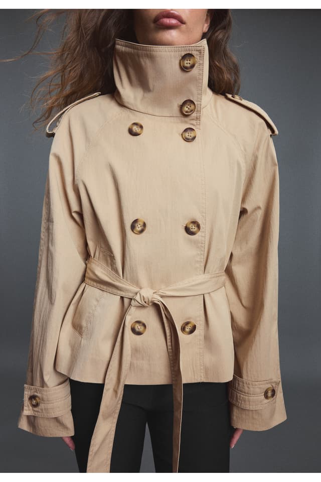 ترنچکت یقه ایستاده کمربندی Stradivarius ترنچکت یقه ایستاده کمربندی Stradivarius