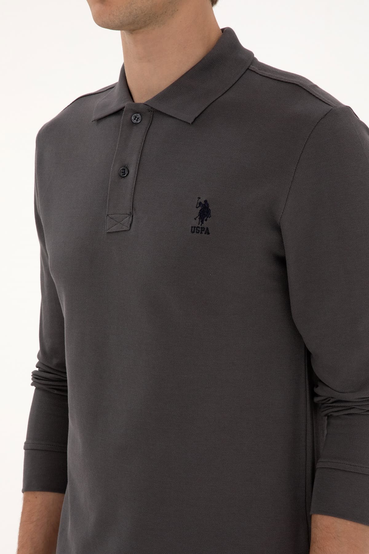 سویشرت مردانه U.S. Polo Assn. فیت معمولی یقه پولو خاکستری بیسیک مدل 50307757-VR024 سویشرت مردانه U.S. Polo Assn. فیت معمولی یقه پولو خاکستری بیسیک مدل 50307757-VR024