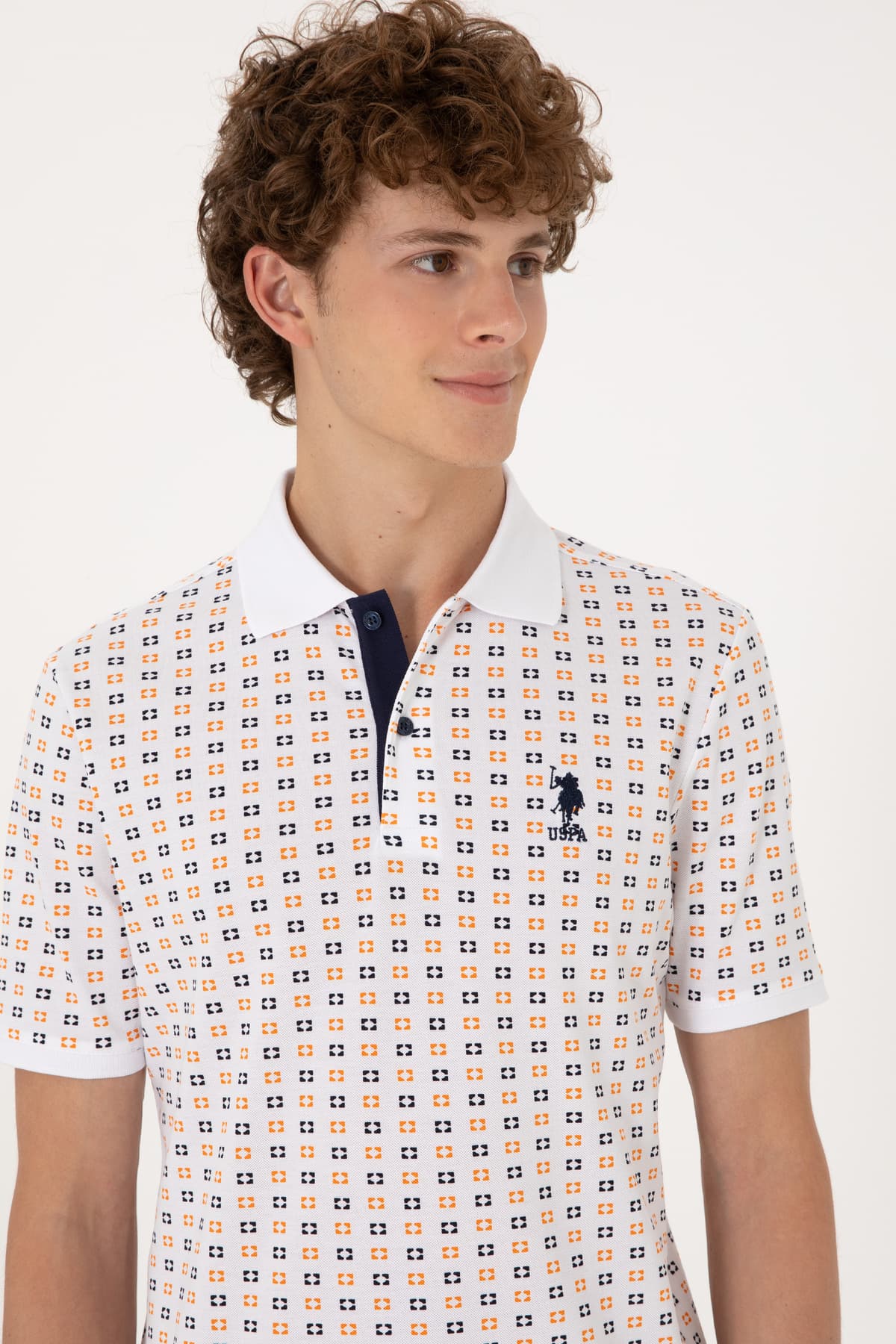 تیشرت مردانه U.S. Polo Assn. فیت معمولی سفید یقه پولو طرحدار مدل 50306806-VR013 تیشرت مردانه U.S. Polo Assn. فیت معمولی سفید یقه پولو طرحدار مدل 50306806-VR013