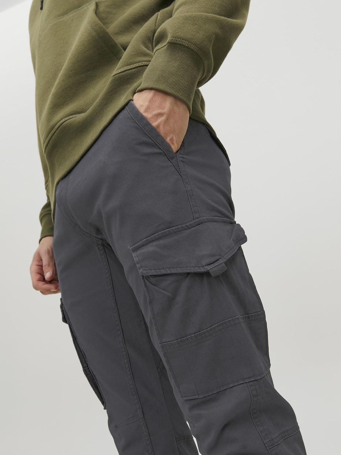 شلوار مردانه JACK & JONES رنگ آسفالتی شلوار مردانه JACK & JONES رنگ آسفالتی