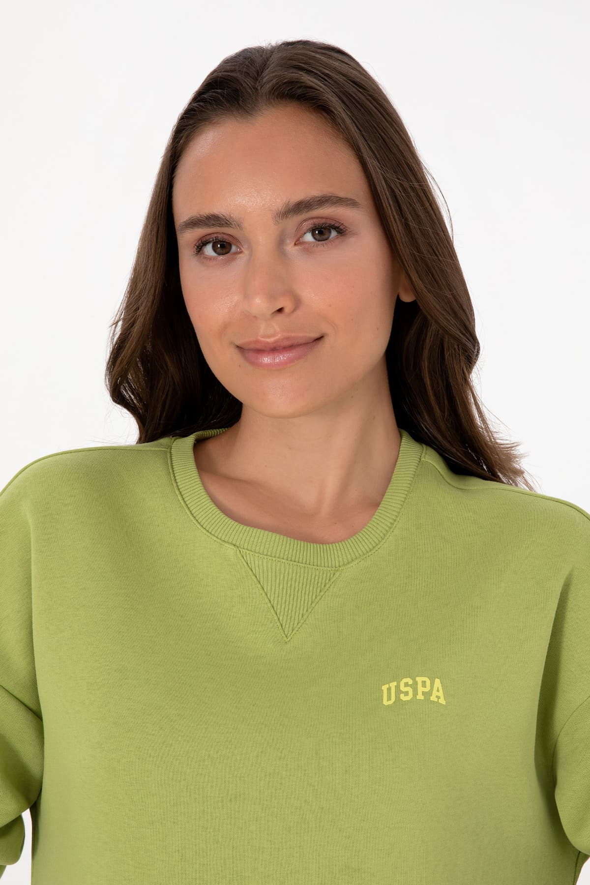 سوئیشرت زنانه U.S. Polo Assn. یقه گرد بیسیک سبز پستهای مدل 50313586-VR087 سوئیشرت زنانه U.S. Polo Assn. یقه گرد بیسیک سبز پستهای مدل 50313586-VR087