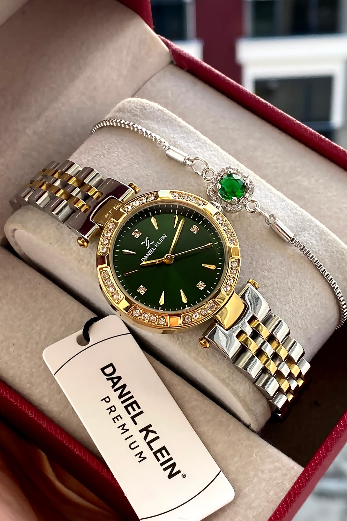 ساعت مچی زنانه Daniel Klein با بند طلایی و نقرهای و صفحه سبز ساعت مچی زنانه Daniel Klein با بند طلایی و نقرهای و صفحه سبز