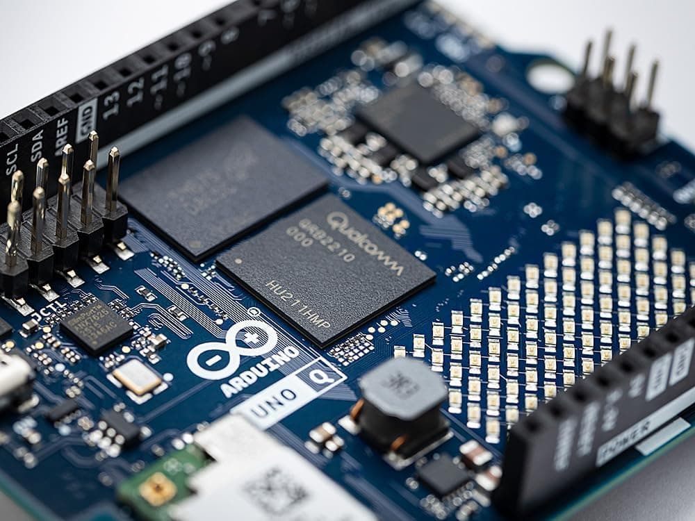 برد هیبریدی Arduino UNO Q 2GB مدل ABX00162 با Qualcomm Dragonwing QRB2210 و STM32U585 برد هیبریدی Arduino UNO Q 2GB مدل ABX00162 با Qualcomm Dragonwing QRB2210 و STM32U585