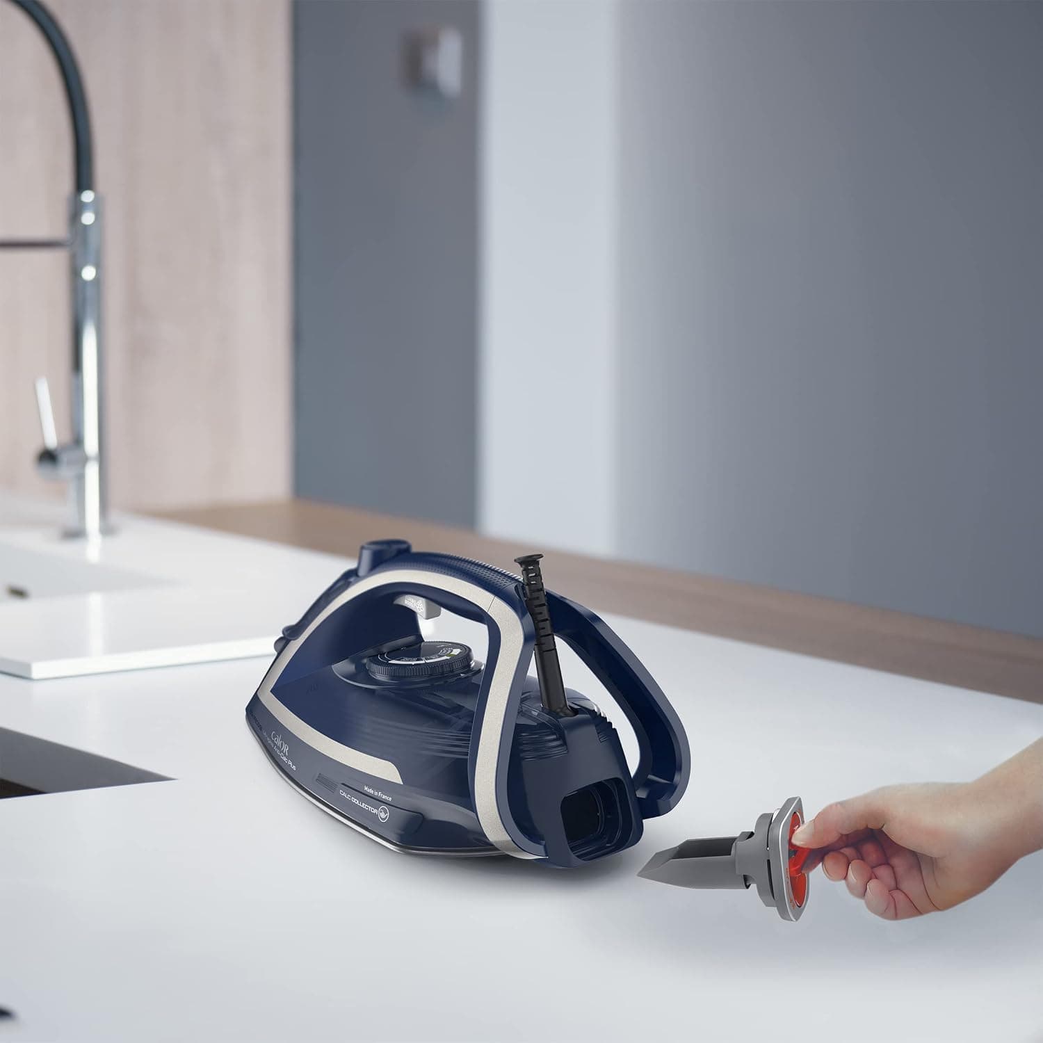 اتو بخار Tefal مدل Ultragliss Plus 2800 اتو بخار Tefal مدل Ultragliss Plus 2800