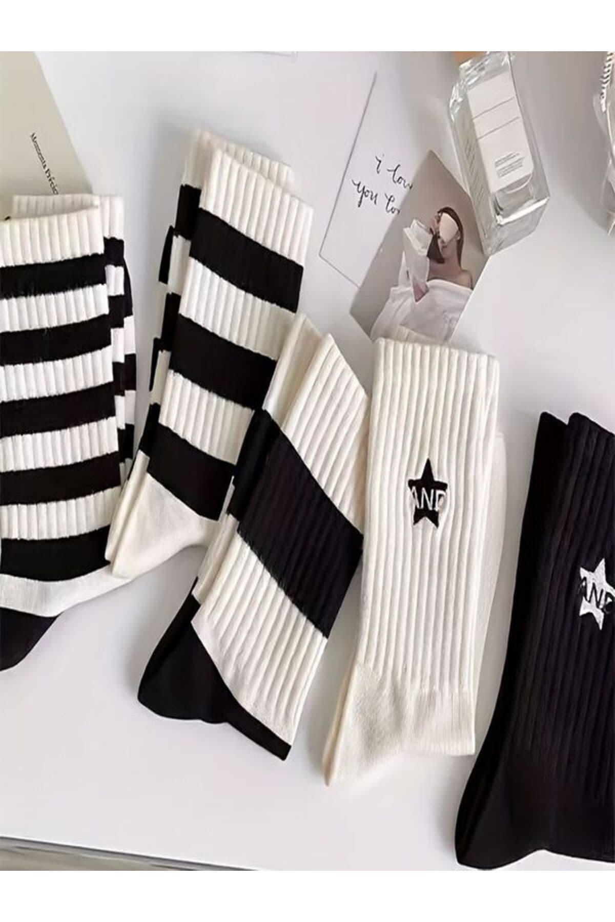 جوراب تنیس یونیسکس Sky Socks ست 5 تایی طرح راهراه سیاهوسفید جوراب تنیس یونیسکس Sky Socks ست 5 تایی طرح راهراه سیاهوسفید
