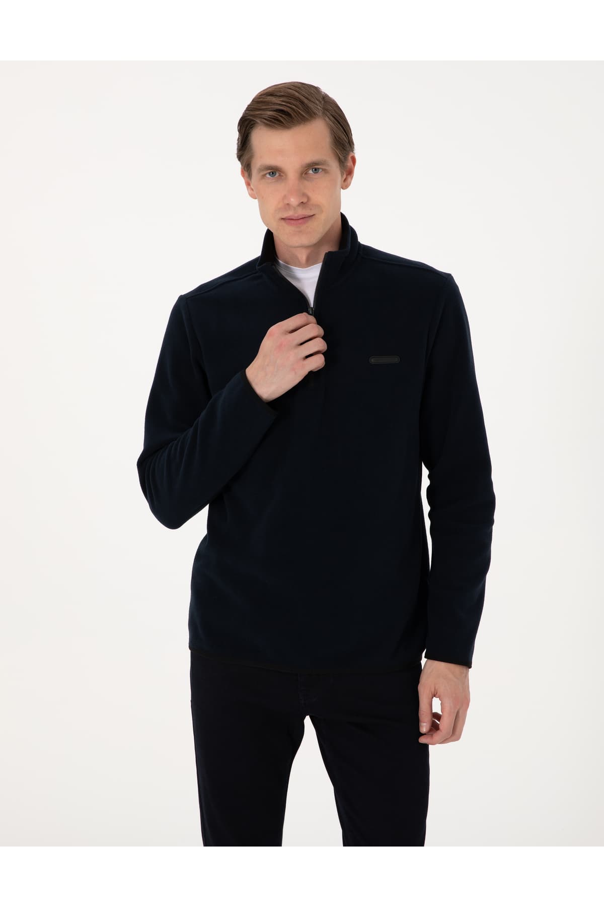 سوئیشرت پلار مردانه Pierre Cardin سرمهای فیت معمولی نیمزیپ مدل 50314056-VR033 سوئیشرت پلار مردانه Pierre Cardin سرمهای فیت معمولی نیمزیپ مدل 50314056-VR033