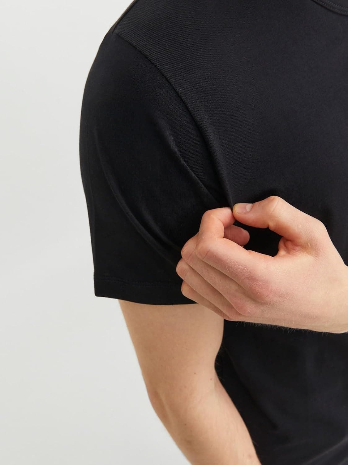 تیشرت مردانه JACK & JONES یقه گرد آستین کوتاه NOOS مدل JJEBASIC تیشرت مردانه JACK & JONES یقه گرد آستین کوتاه NOOS مدل JJEBASIC