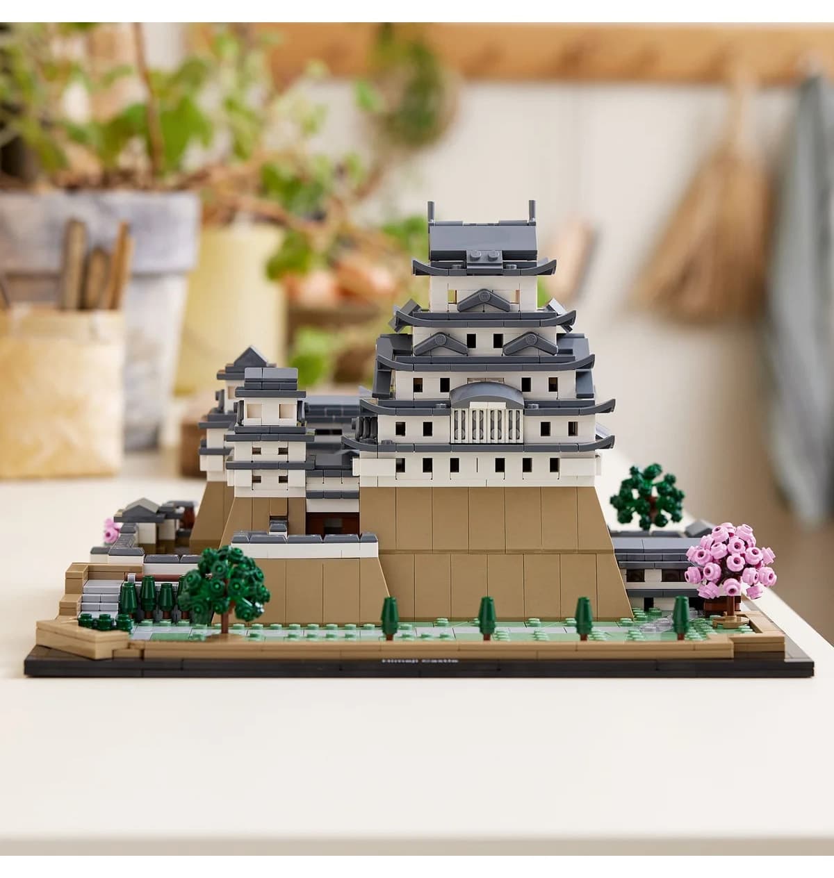 لگو Architecture قلعه Himeji مدل 21060 با 2125 قطعه لگو Architecture قلعه Himeji مدل 21060 با 2125 قطعه