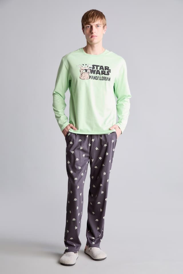 ست پیجامه مردانه Defacto نخی طرح Star Wars-Mandalorian آستین بلند شلوار بلند مدل F7497AX25AU ست پیجامه مردانه Defacto نخی طرح Star Wars-Mandalorian آستین بلند شلوار بلند مدل F7497AX25AU