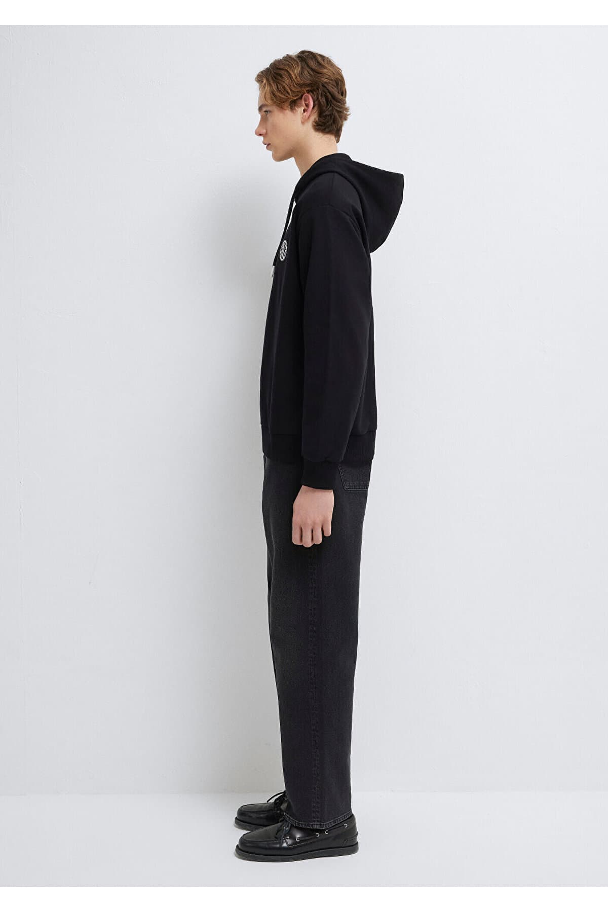 سوئیشرت مردانه Mavi کاپوشندار مشکی با چاپ لوگو MVJNS کد 0611786-900 سوئیشرت مردانه Mavi کاپوشندار مشکی با چاپ لوگو MVJNS کد 0611786-900