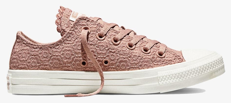 کفش اسنیکر Converse گلدوزی گل صورتی مدل Chuck Taylor All Star کفش اسنیکر Converse گلدوزی گل صورتی مدل Chuck Taylor All Star