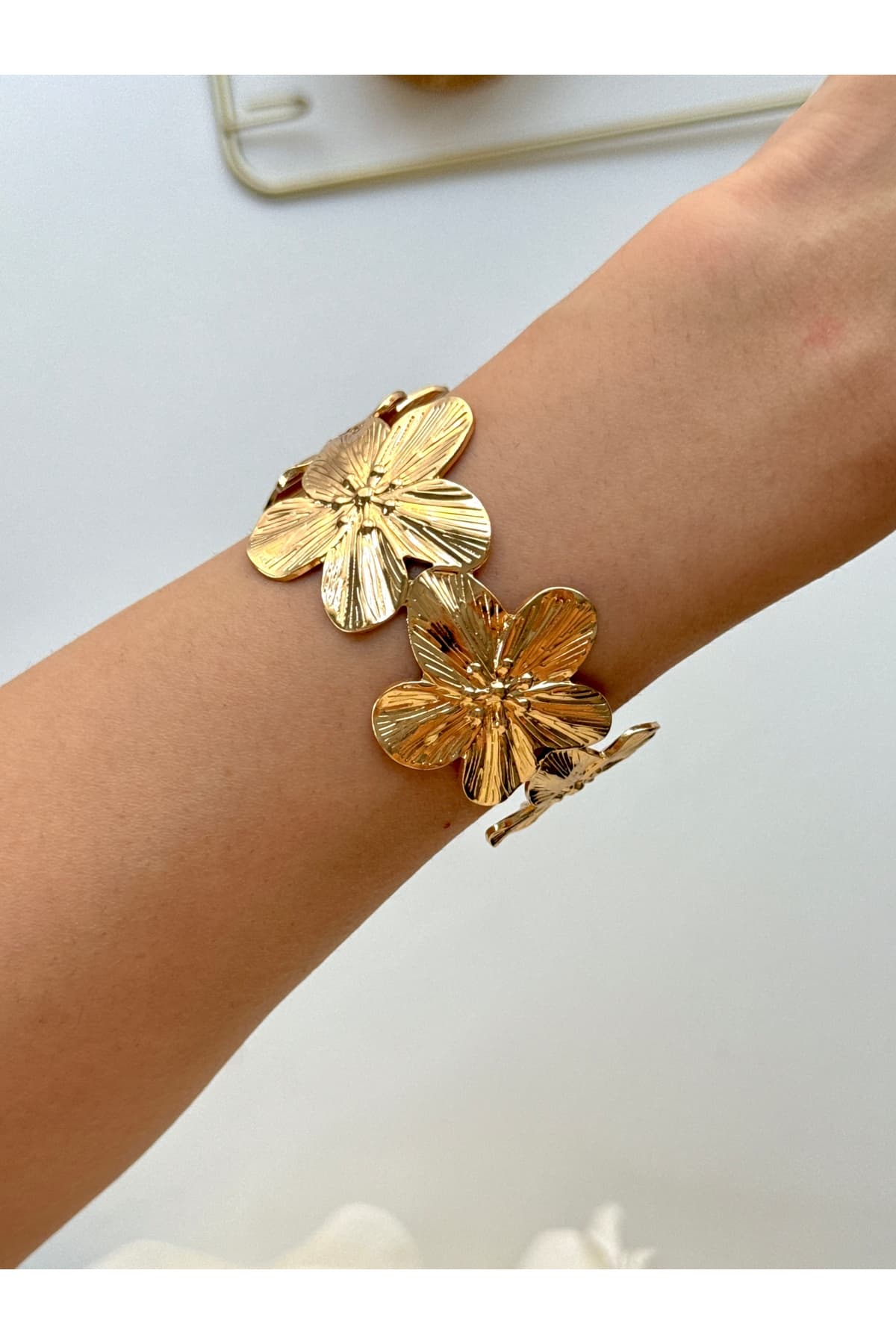 دستبند کاف یونیسکس YOUES JEWELRY فولادی طرح گل کلفت قابل تنظیم دستبند کاف یونیسکس YOUES JEWELRY فولادی طرح گل کلفت قابل تنظیم