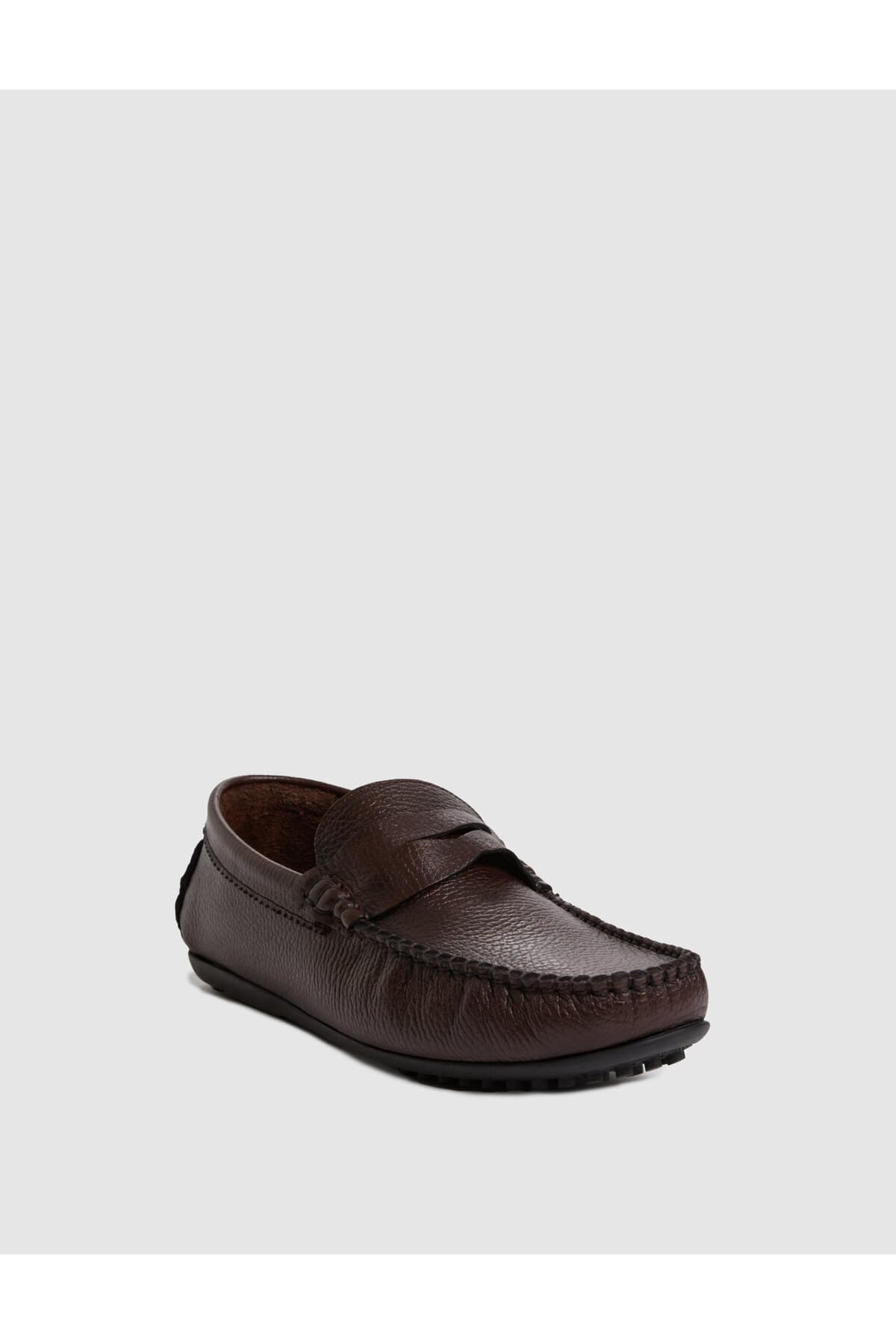 کفش لافر مردانه Pierre Cardin قهوهای با بند تزئینی ۱۰۰٪ چرم مدل 50327105-VR029 کفش لافر مردانه Pierre Cardin قهوهای با بند تزئینی ۱۰۰٪ چرم مدل 50327105-VR029