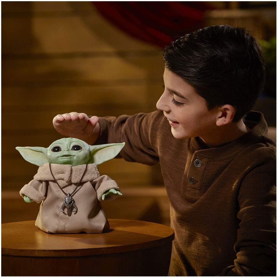 اسباببازی کودکان Star Wars The Child انیماترونیک با بیش از ۲۵ ترکیب صدا و حرکت، مناسب ۴ سال به بالا اسباببازی کودکان Star Wars The Child انیماترونیک با بیش از ۲۵ ترکیب صدا و حرکت، مناسب ۴ سال به بالا