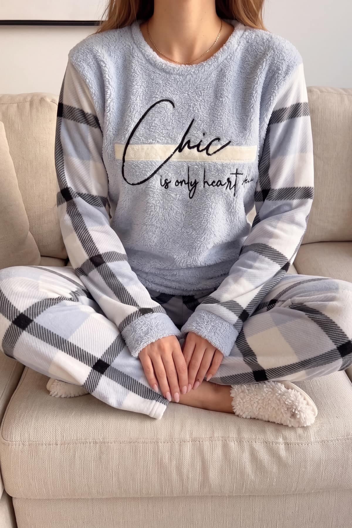 ست پیژامه زنانه Pijamaevi پلوش طرحدار آبی Deep Chic ست پیژامه زنانه Pijamaevi پلوش طرحدار آبی Deep Chic