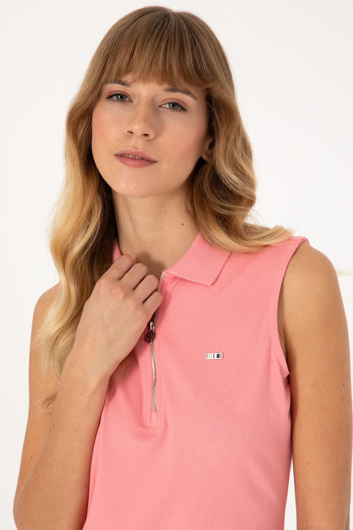 تیشرت زنانه U.S. Polo Assn. یقه پولو صورتی نیمزیپ مدل 50324852-VR041 تیشرت زنانه U.S. Polo Assn. یقه پولو صورتی نیمزیپ مدل 50324852-VR041