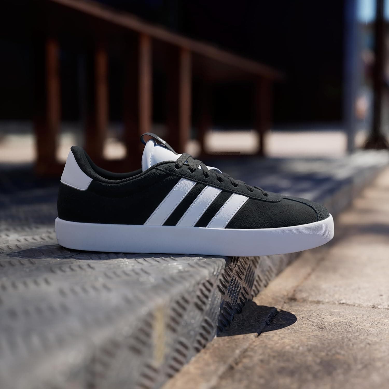 کفش ورزشی مردانه adidas مدل VL COURT 3.0 کفش ورزشی مردانه adidas مدل VL COURT 3.0