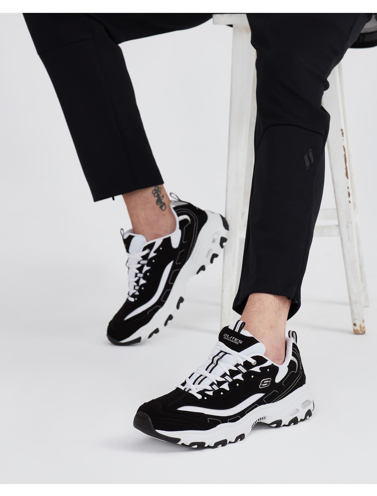 کفش اسنیکرز مردانه Skechers سیاه مدل D'lites 52675 BKW کفش اسنیکرز مردانه Skechers سیاه مدل D'lites 52675 BKW