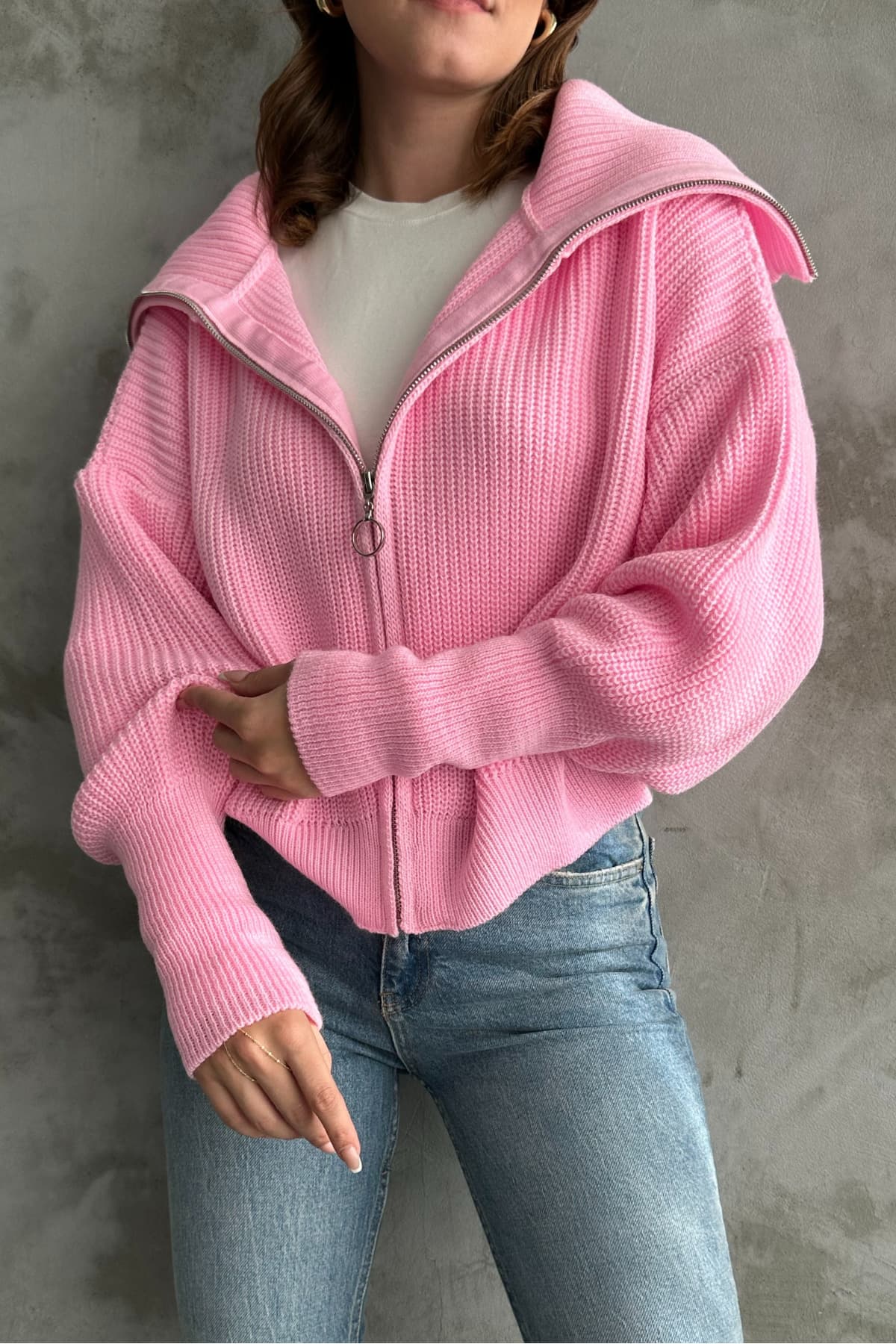 کاردیگان بافتنی زنانه macharel jeans صورتی یقه برگردان زیپدار کاردیگان بافتنی زنانه macharel jeans صورتی یقه برگردان زیپدار