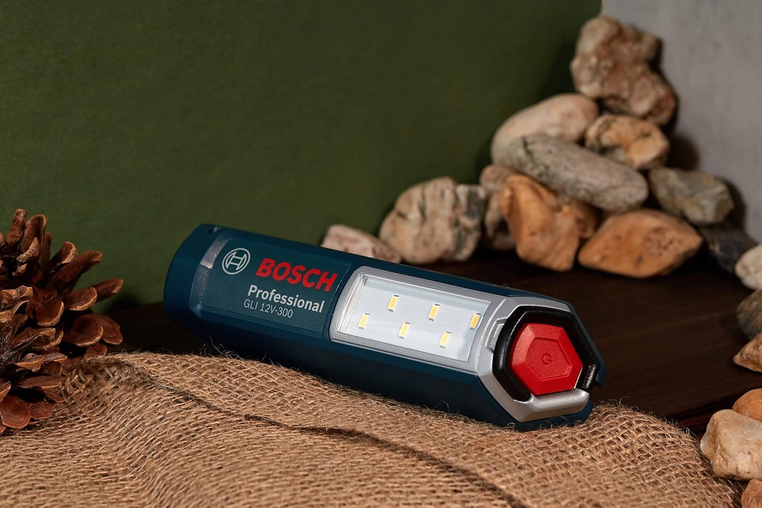 چراغ کار باتریخور Bosch Professional مدل GLi 12 V-300 با 12 Volt و 300 Lumen چراغ کار باتریخور Bosch Professional مدل GLi 12 V-300 با 12 Volt و 300 Lumen
