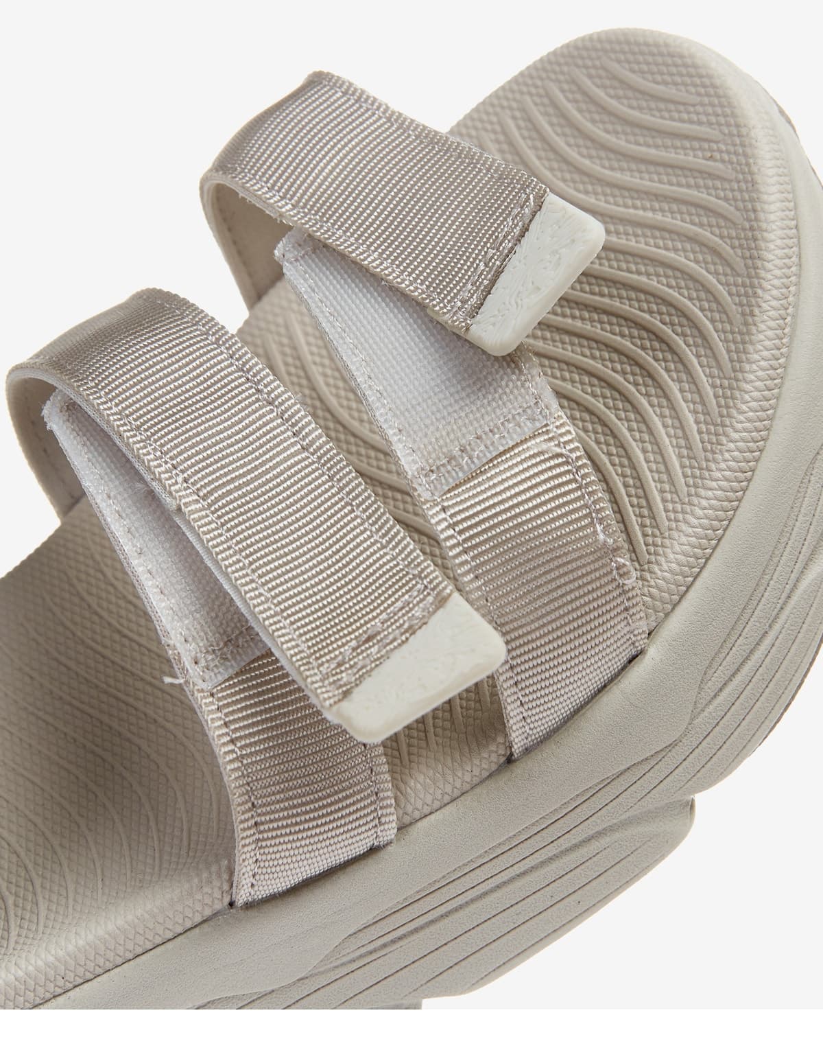 صندل زنانه Skechers مدل MAX CUSHIONING LURED رنگ طبیعی 140218 NAT صندل زنانه Skechers مدل MAX CUSHIONING LURED رنگ طبیعی 140218 NAT
