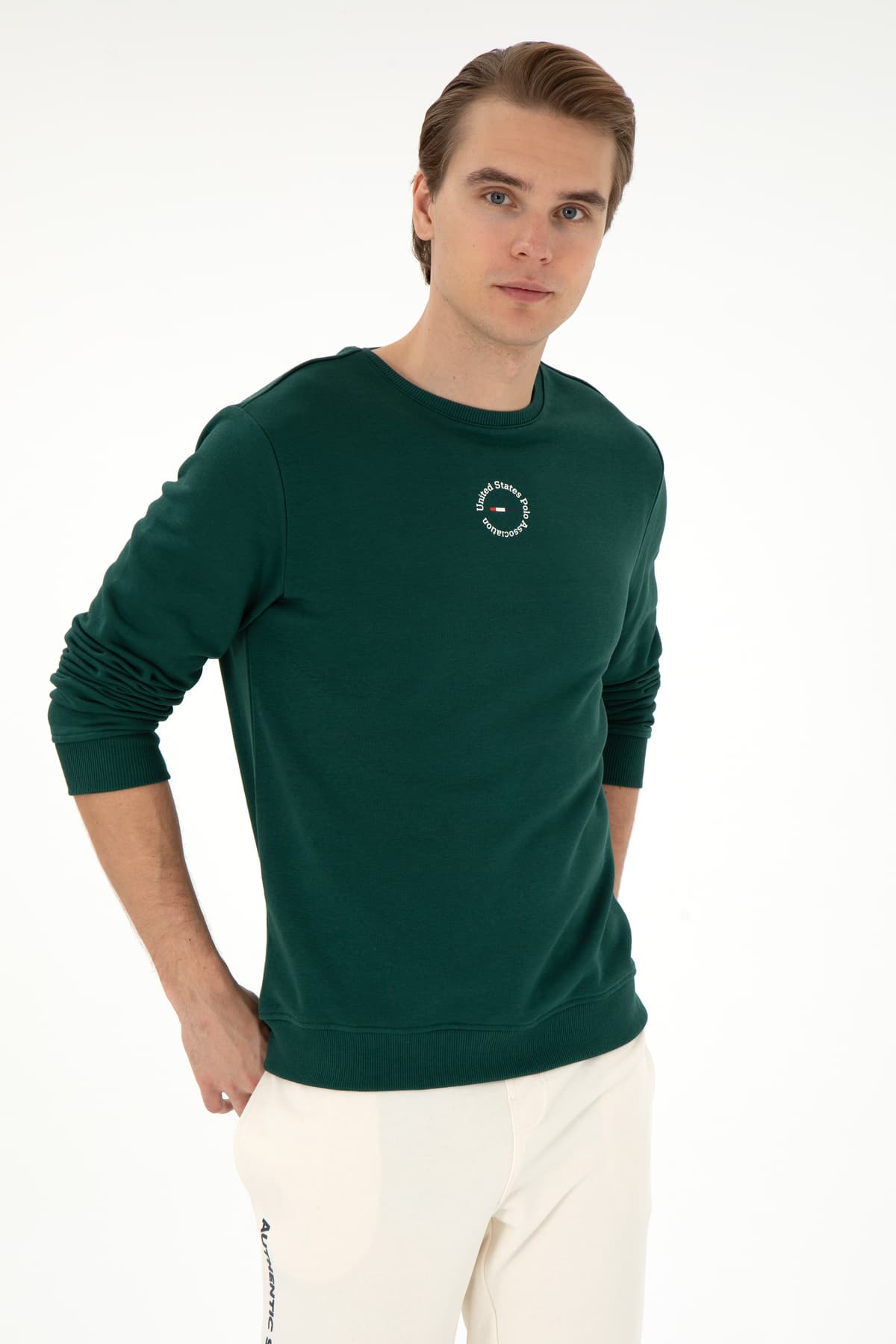 سوئیشرت مردانه U.S. Polo Assn. فیت معمولی یقه گرد سبز تیره مدل 50293436-VR079 سوئیشرت مردانه U.S. Polo Assn. فیت معمولی یقه گرد سبز تیره مدل 50293436-VR079
