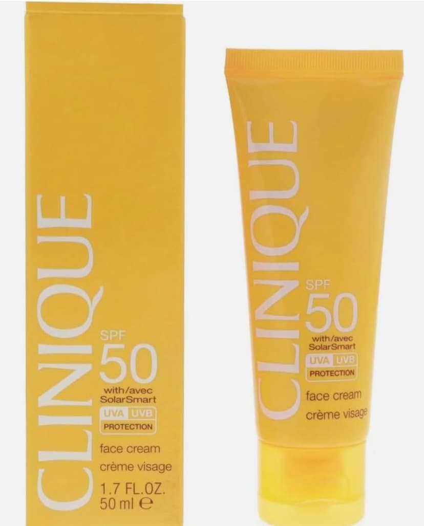کرم صورت Clinique با SPF 50 و SolarSmart بیرنگ 50 ml کرم صورت Clinique با SPF 50 و SolarSmart بیرنگ 50 ml