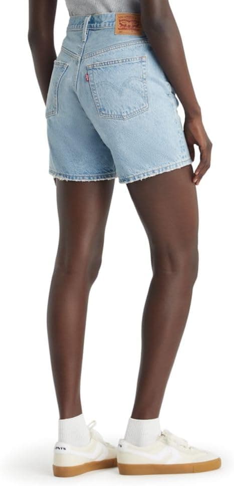 شورت جین زنانه Levi's با طول نیمران مدل 501 شورت جین زنانه Levi's با طول نیمران مدل 501
