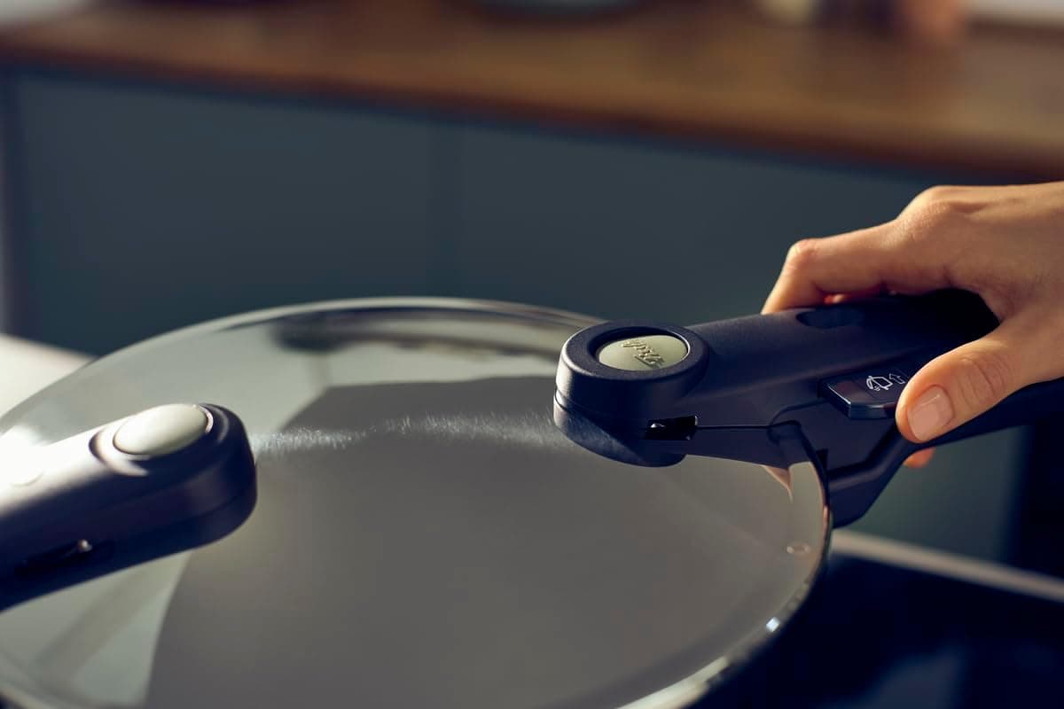 قابلمه زودپز Fissler Vitaquick Elemental 4,5 Litre قابلمه زودپز Fissler Vitaquick Elemental 4,5 Litre