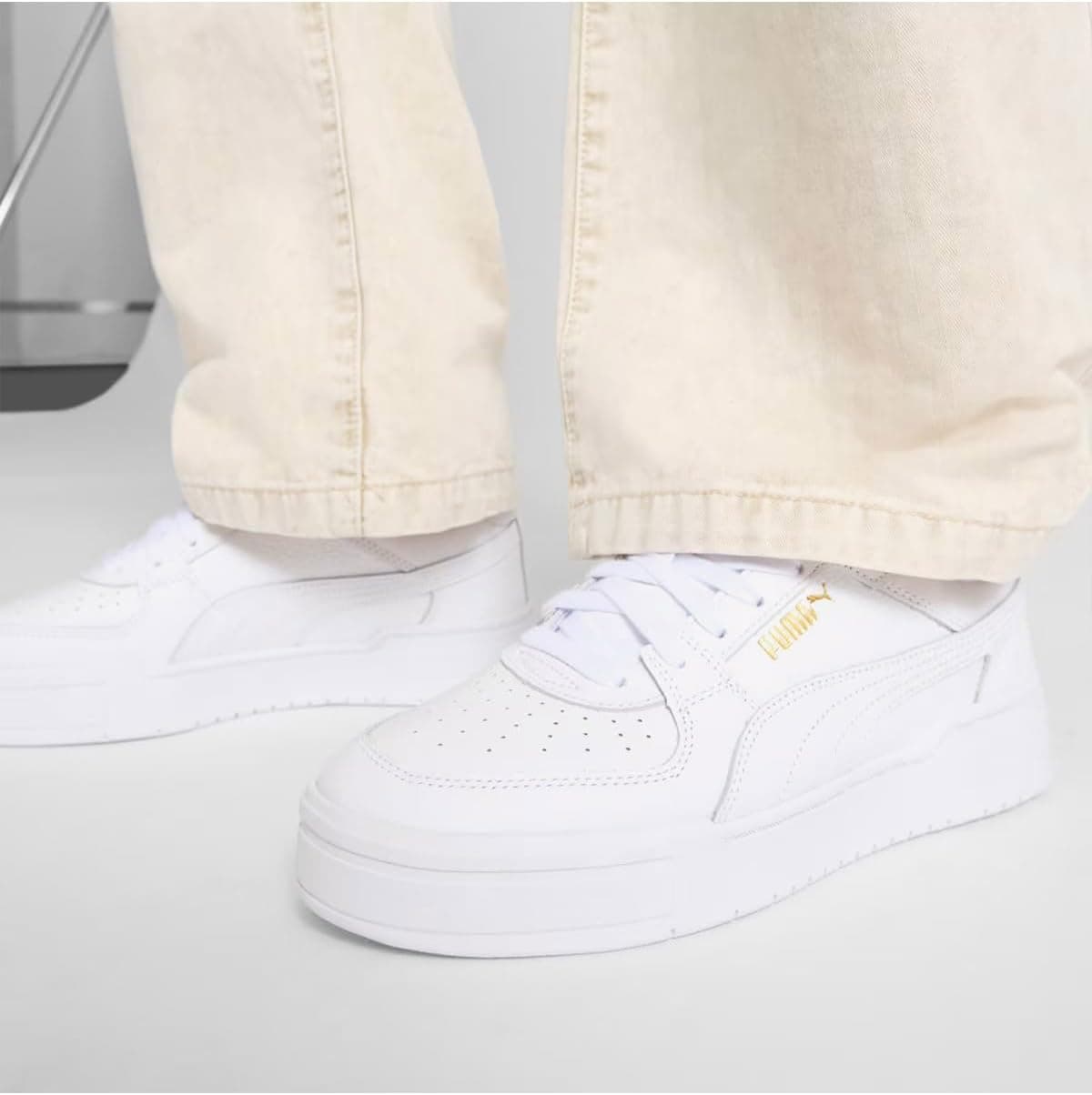 کفش اسنیکر مردانه PUMA سفید Ca Pro Classic II مدل 40236601 کفش اسنیکر مردانه PUMA سفید Ca Pro Classic II مدل 40236601