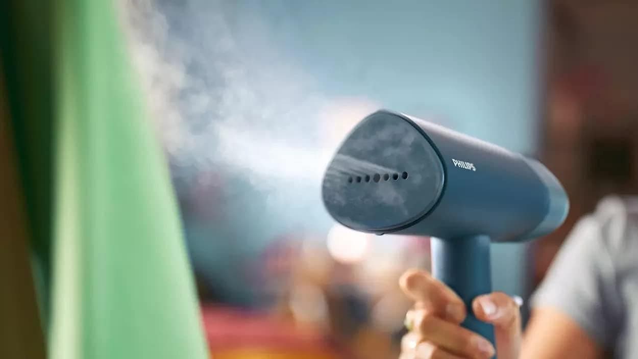 اتو دستی PHILIPS 1000 وات 20 گرم بخار پیوسته در دقیقه آماده 30 ثانیه اتو دستی PHILIPS 1000 وات 20 گرم بخار پیوسته در دقیقه آماده 30 ثانیه
