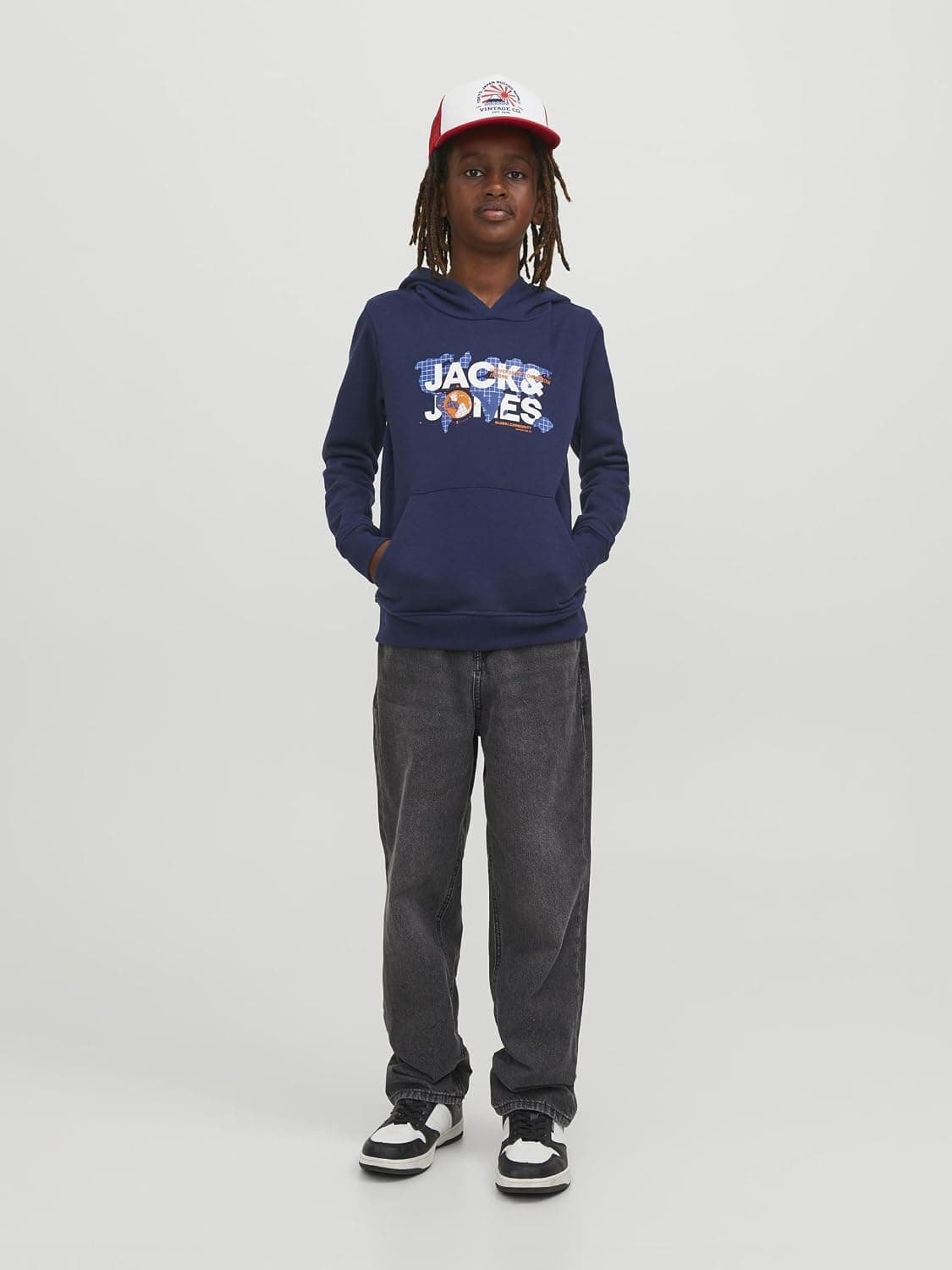 سوئیشرت پسرانه JACK & JONES کلاهدار چاپدار مدل 5003072188 سوئیشرت پسرانه JACK & JONES کلاهدار چاپدار مدل 5003072188