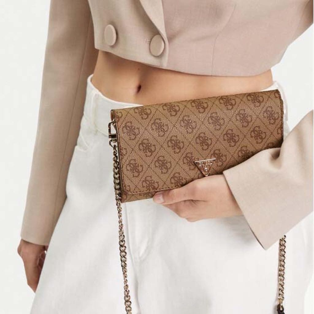 کیف رو دوشی زنانه GUESS فلپدار با جیببندی مدل Noelle کیف رو دوشی زنانه GUESS فلپدار با جیببندی مدل Noelle