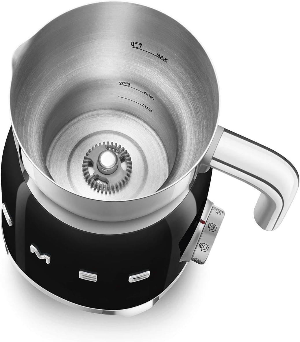 فومساز شیر برقی Smeg با 8 عملکرد، مشکی مدل MFF11BLUK فومساز شیر برقی Smeg با 8 عملکرد، مشکی مدل MFF11BLUK