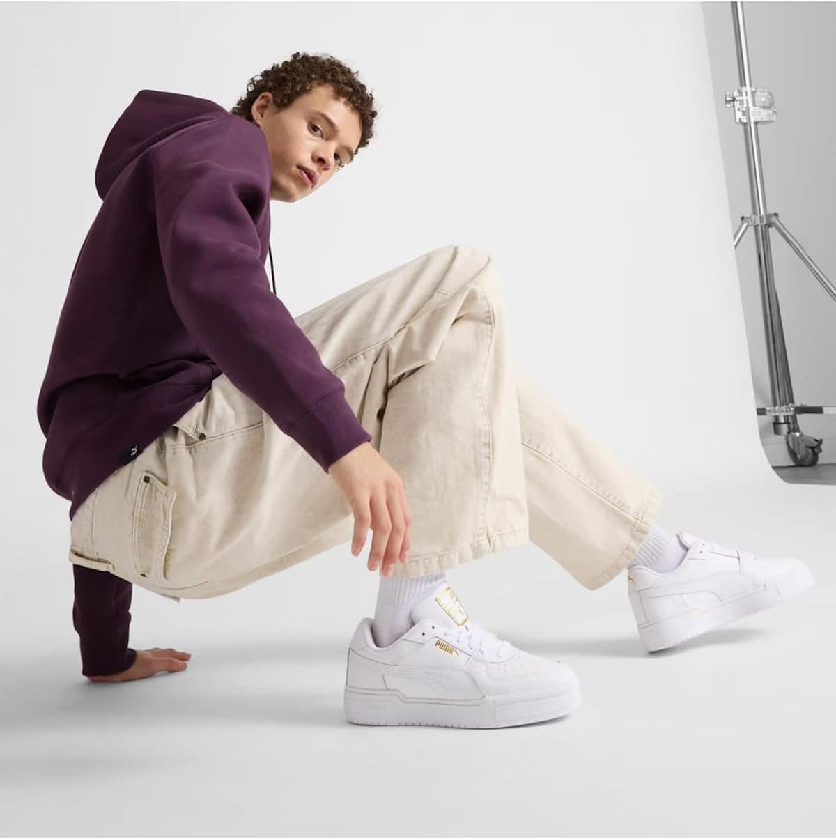 کفش اسنیکر مردانه PUMA سفید Ca Pro Classic II مدل 40236601 کفش اسنیکر مردانه PUMA سفید Ca Pro Classic II مدل 40236601