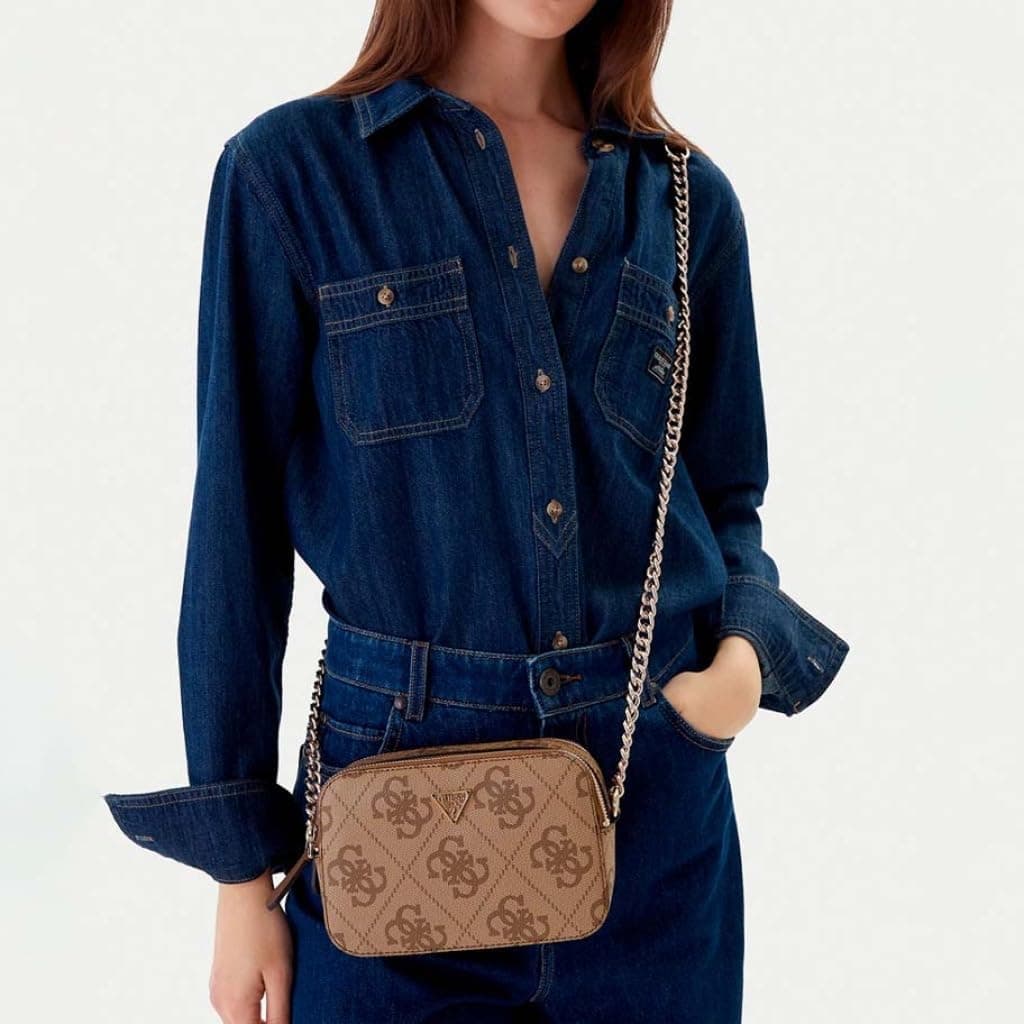 کیف دوشی زنانه GUESS مدل Noelle Camera کیف دوشی زنانه GUESS مدل Noelle Camera