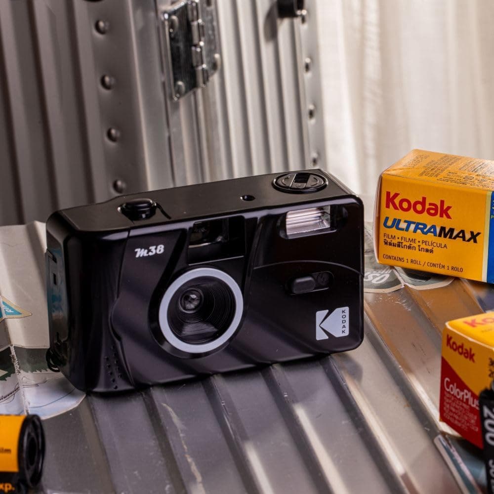 دوربین عکاسی فیلمی 35mm KODAK با فوکوس ثابت و فلاش داخلی مدل M38 دوربین عکاسی فیلمی 35mm KODAK با فوکوس ثابت و فلاش داخلی مدل M38