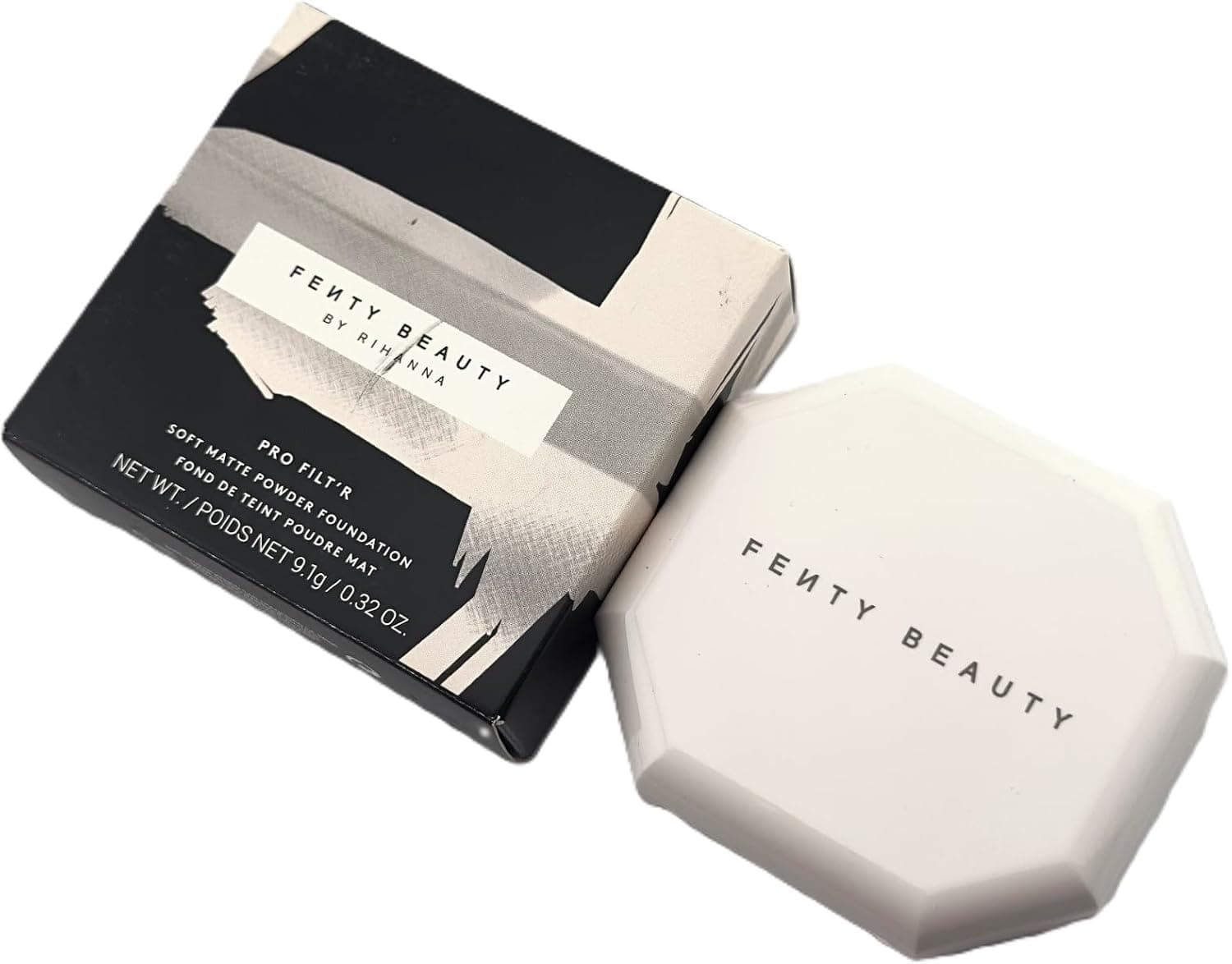 پودر فاند Fenty Beauty مدل Pro Filt’r مات نرم ماندگاری طولانی 130 پودر فاند Fenty Beauty مدل Pro Filt’r مات نرم ماندگاری طولانی 130