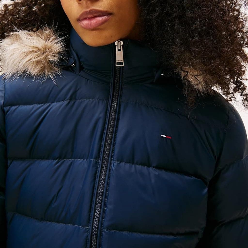 کاپشن پر زنانه Tommy Jeans کلاهدار مدل TJW BASIC EXT کاپشن پر زنانه Tommy Jeans کلاهدار مدل TJW BASIC EXT