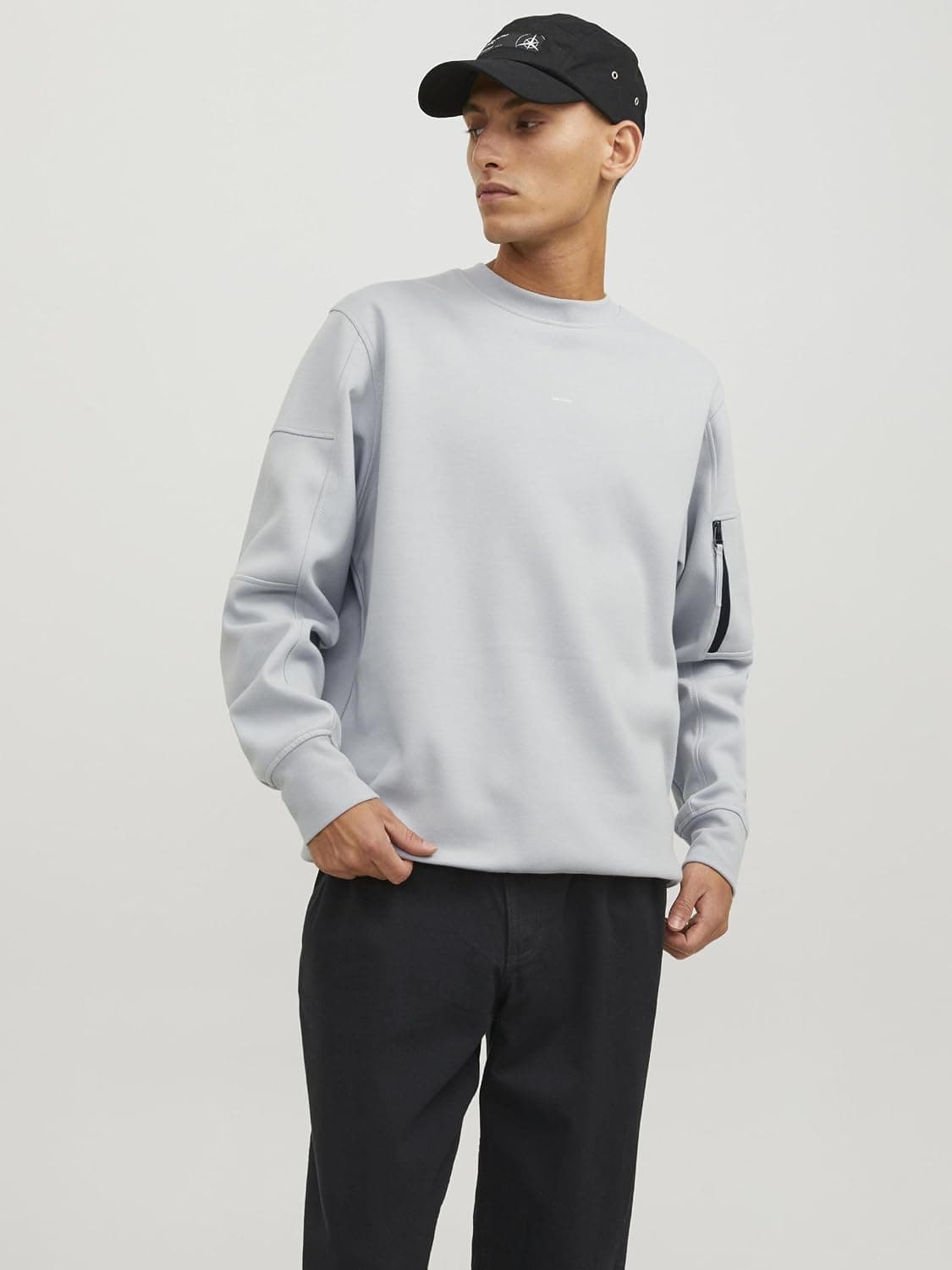 سوئیشرت مردانه JACK & JONES یقه گرد مدل 5003051968 سوئیشرت مردانه JACK & JONES یقه گرد مدل 5003051968
