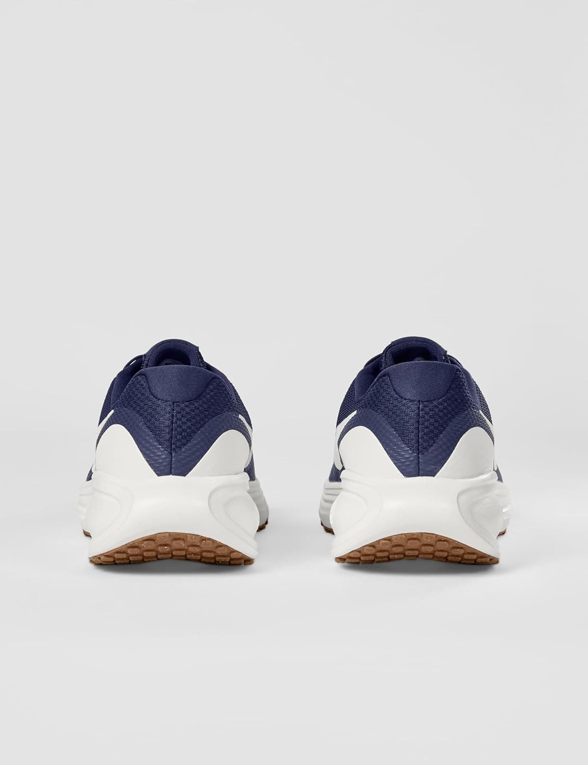 کفش اسنیکر مردانه Nike مدل Revolution 8 کفش اسنیکر مردانه Nike مدل Revolution 8