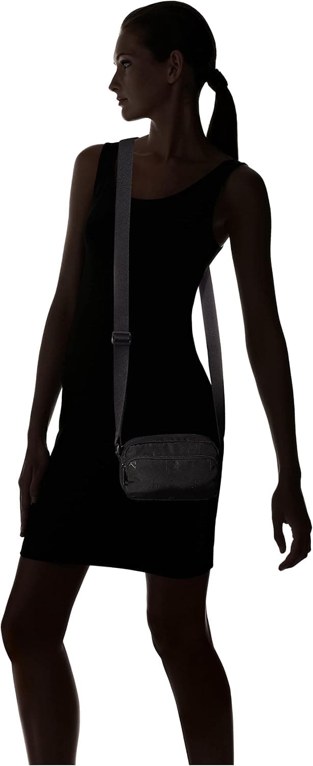 کیف دستی دوشی مردانه Calvin Klein مدل Essential Crossover کیف دستی دوشی مردانه Calvin Klein مدل Essential Crossover