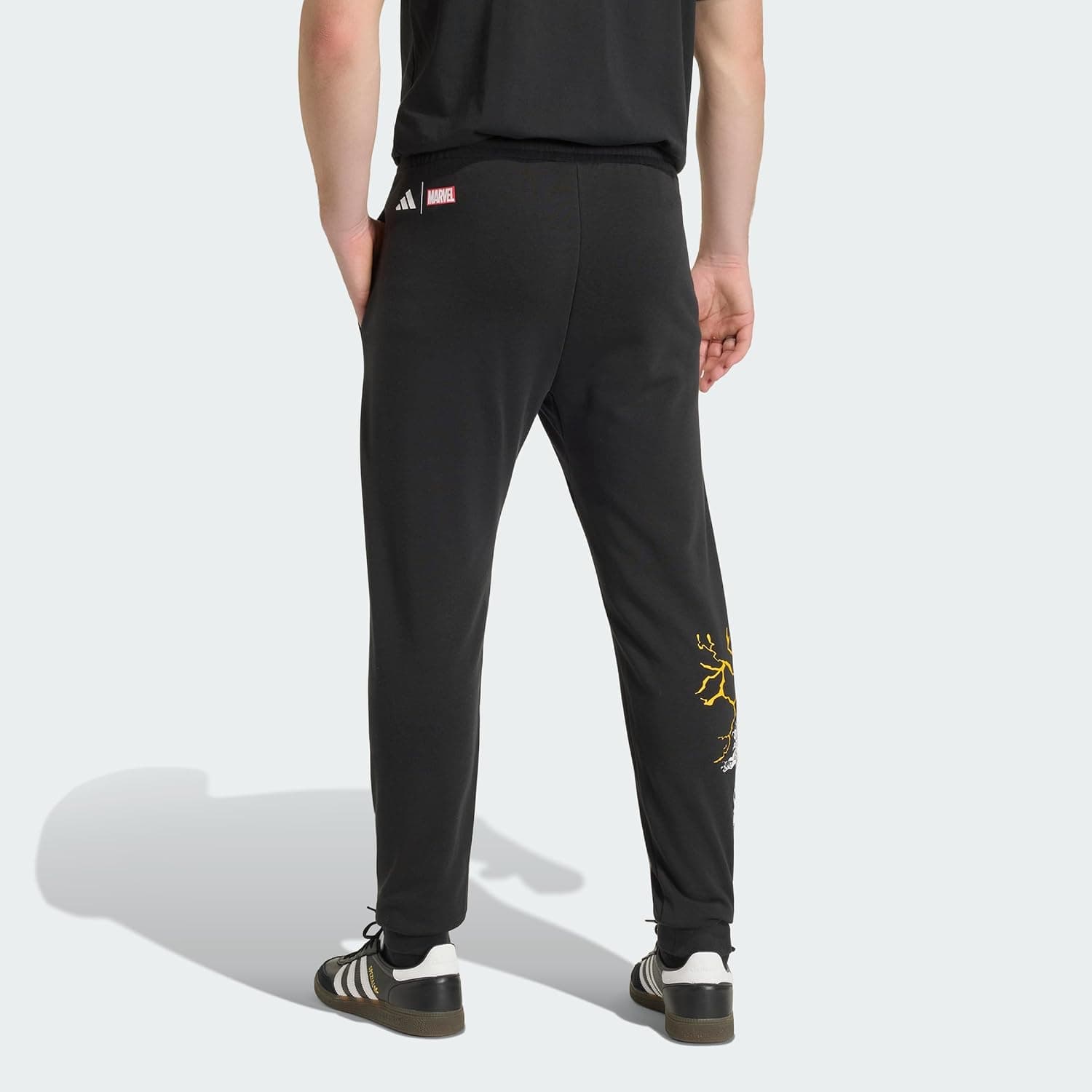 شلوار گرمکن مردانه adidas روزمره Real Marvel مشکی مدل KB4396 شلوار گرمکن مردانه adidas روزمره Real Marvel مشکی مدل KB4396